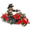 Feuerwehrmann auf Motorrad